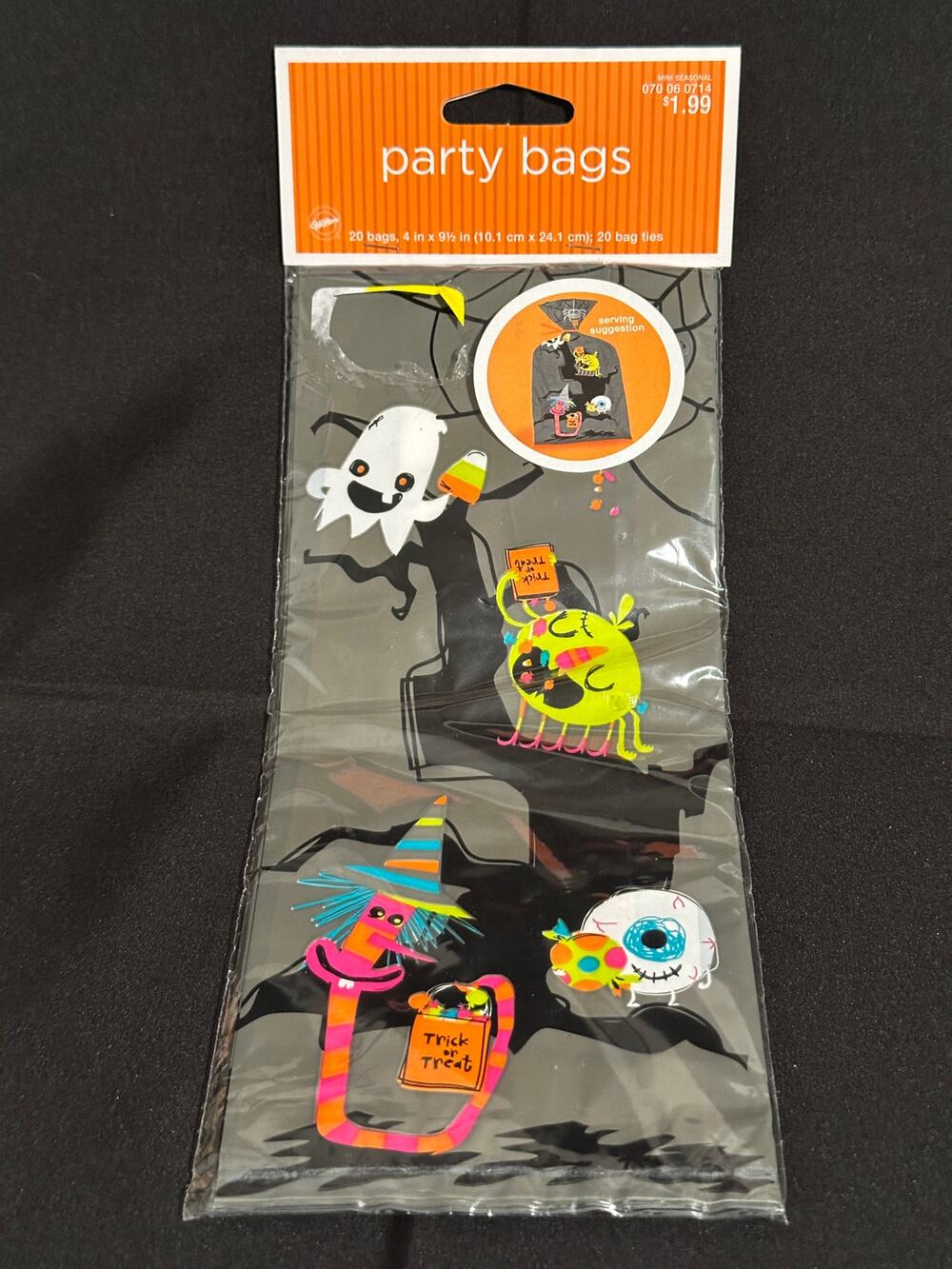 Retro Halloween Party Supply Bundle 45 Treat Bags + 3 Sticker Badges